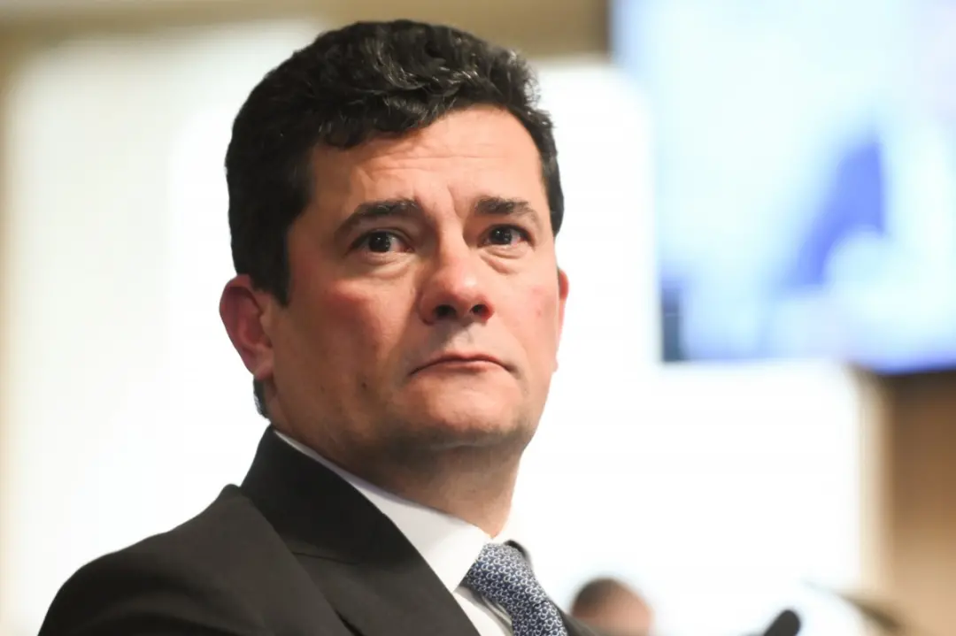 Gilmar Mendes derrubou decisão do TRE Paraná que dava direito de resposta a Moro contra propaganda de Sandro Alex. A ma…