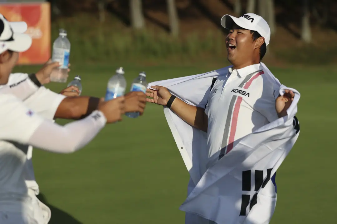 Tom Kim garantiu a medalha de ouro nos Jogos Asiáticos com um final de 6 under par. A vitória garante a isenção do serv…
