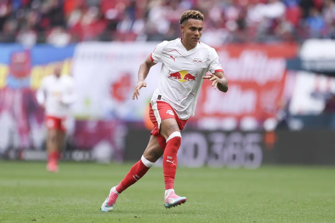 Antonio Nusa, atacante norueguês do RB Leipzig, está sendo olhado pelo Arsenal com uma oferta inicial de cerca de 40 mi…