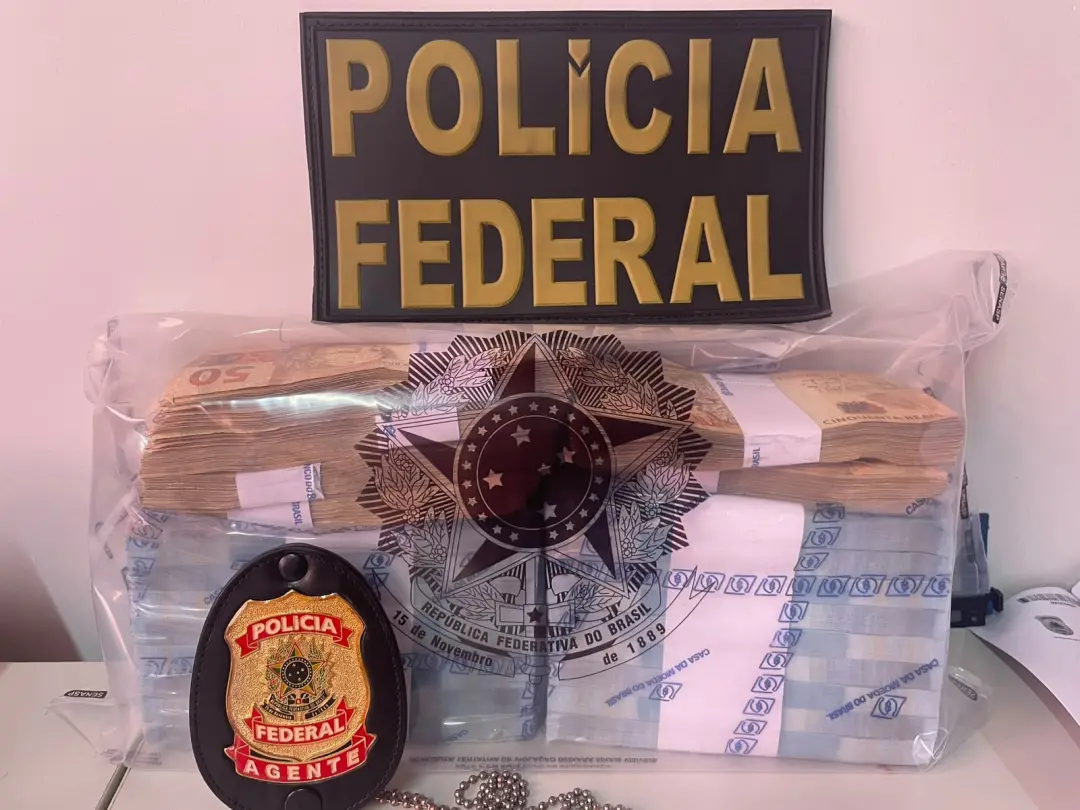 R$ 200 mil em espécie foi apreendido na Bahia em Irecê por suspeita de lavagem de dinheiro. É um absurdo movimentar ess…