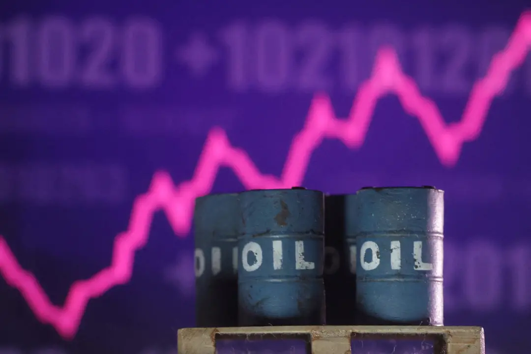 325 milhões de barris de petróleo já foram liberados por países membros da IEA para tentar segurar a alta dos preços. É…