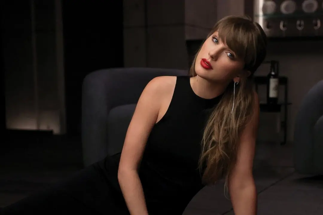 Taylor Swift chegou a 33 troféus nos VMAs e foi a primeira homenageada com o Artist Director Honors. Reconhecer quem co…