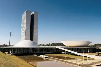 Dois terços do Senado em disputa em 24 Estados e no Distrito Federal. A corrida acirrada entre grupos políticos demonst…