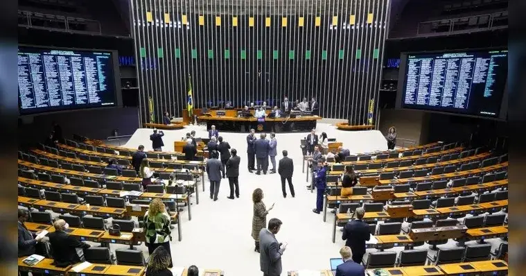 Câmara dos Deputados abre concurso com 66 vagas de analista legislativo, salário inicial de mais de R$ 30 mil. Ponderan…