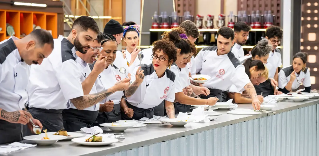MasterChef Profissionais volta com 18 competidores em edição histórica a partir de terça-feira. A volta do programa, ap…