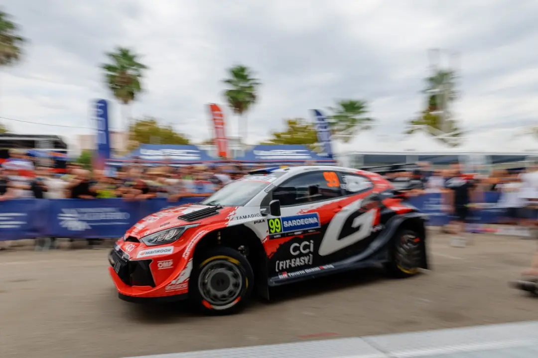 Solberg rouba a liderança na Rally Itália Sardinia, passando de 12.3s atrás para 2.7s de vantagem sobre Neuville em doi…