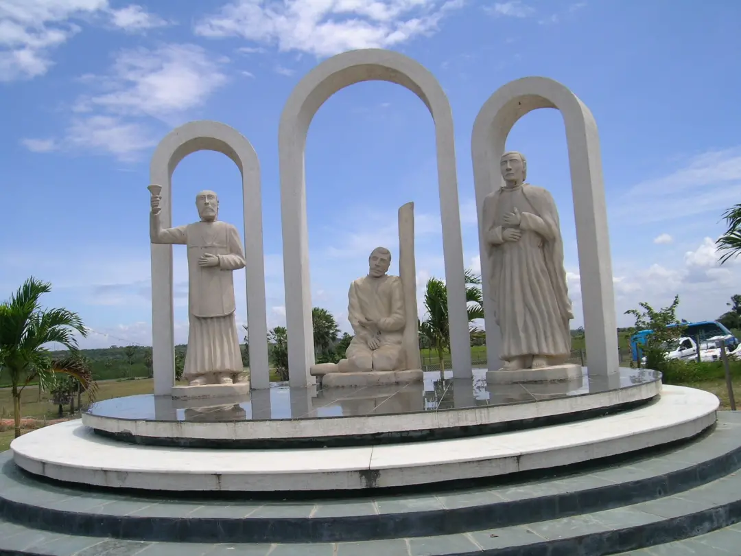 Trinta católicos foram mortos em 1645 em Cunhaú e Uruaçu durante as invasões holandesas no Nordeste. Essa memória se to…