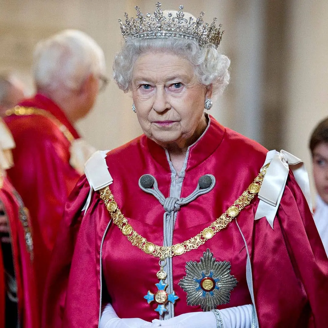 Muitas mulheres da realeza usam peças antigas da coleção da Rainha Elizabeth II em eventos como casamentos reais e Roya…