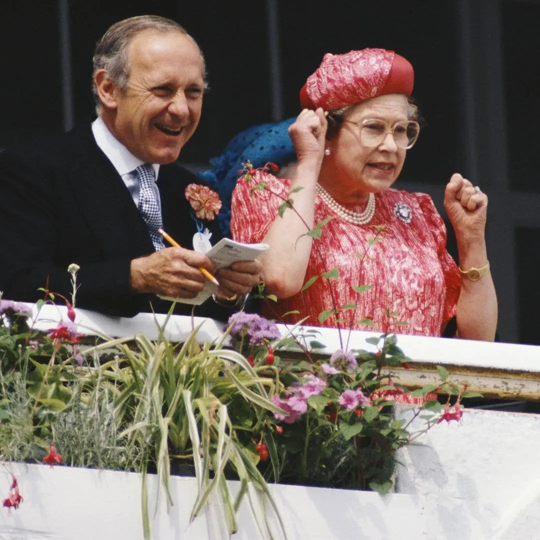 Secretária particular da Rainha Elizabeth II, que modernizou o contato da monarquia britânica com a imprensa, faleceu a…