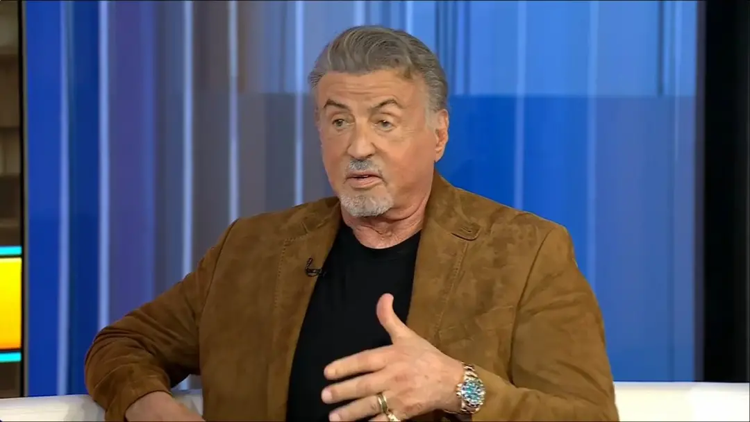 Sylvester Stallone, antes da fama de Rocky, sobrevivia comendo colheradas de ricota e três ou quatro ovos crus. Isso mo…