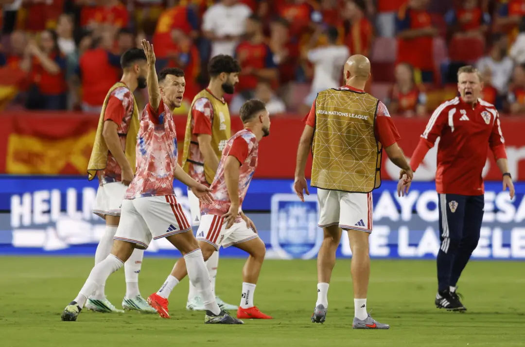 Ivan Perišić pediu a camisa de Lamine Yamal no intervalo após o time de Espanha vencer o de Croácia por 4 a 1. Achei um…