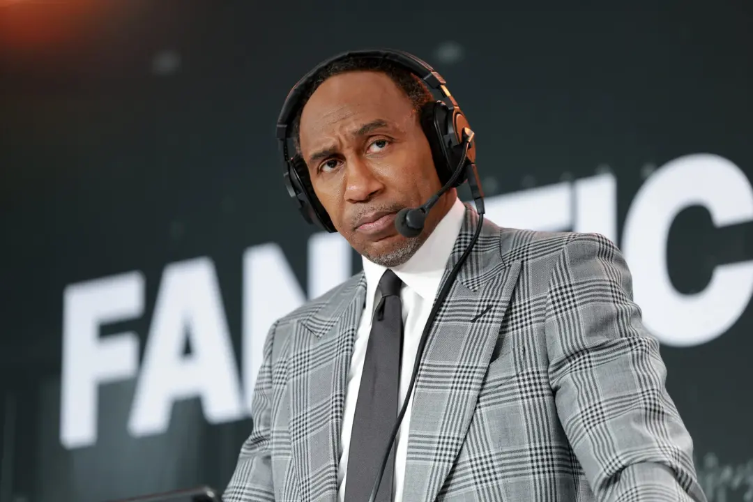 Jaishawn Barham, novato dos Cowboys, foi criticado por Stephen A. Smith por reagir emocionalmente na beira do campo na …
