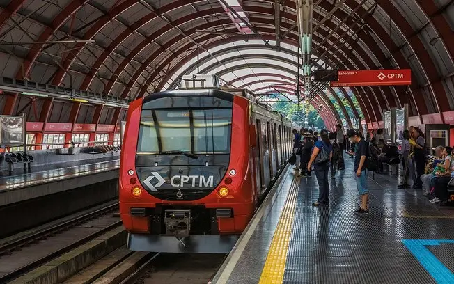 Sábado tem obras na CPTM, alterando plataformas de embarque em linhas como a 10 e a 12. Isso obriga mudança de rotina n…