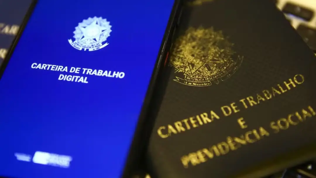 Carteira de trabalho digital e propostas de mudança na CLT estão em pauta, com alguns candidatos defendendo o fortaleci…
