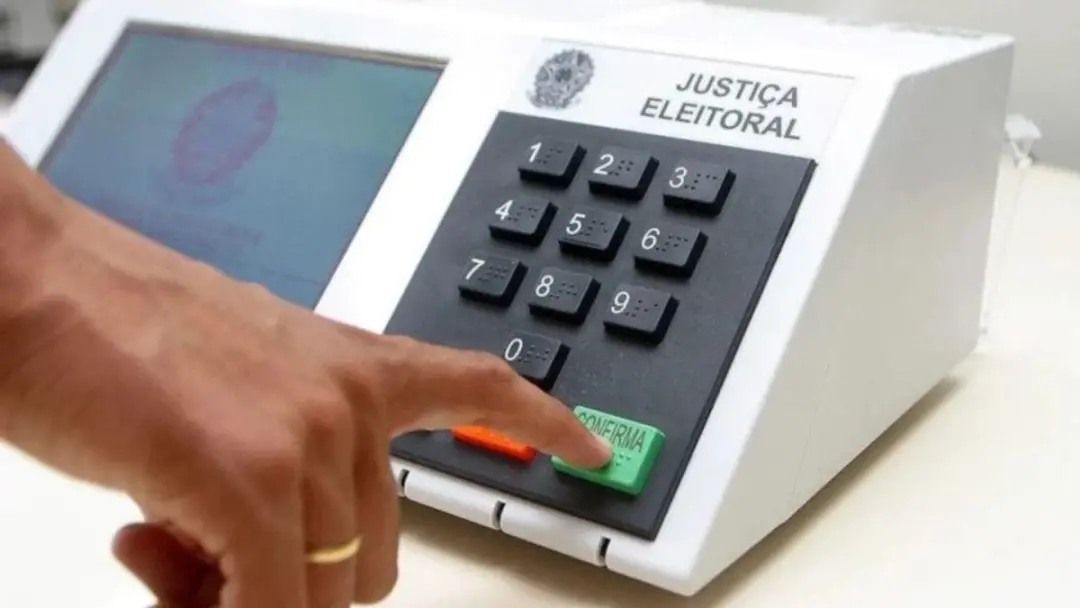 158,7 milhões de eleitores vão votar em 2026 no Brasil. O voto é obrigatório para quem tem entre 18 e 70 anos, o que re…
