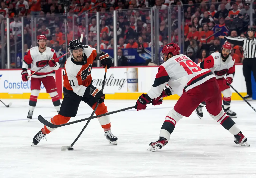 Carolina Hurricanes vai encarar Philadelphia Flyers no Game 3, às 19h EDT, logo depois de levar 5 a 2 para Washington C…
