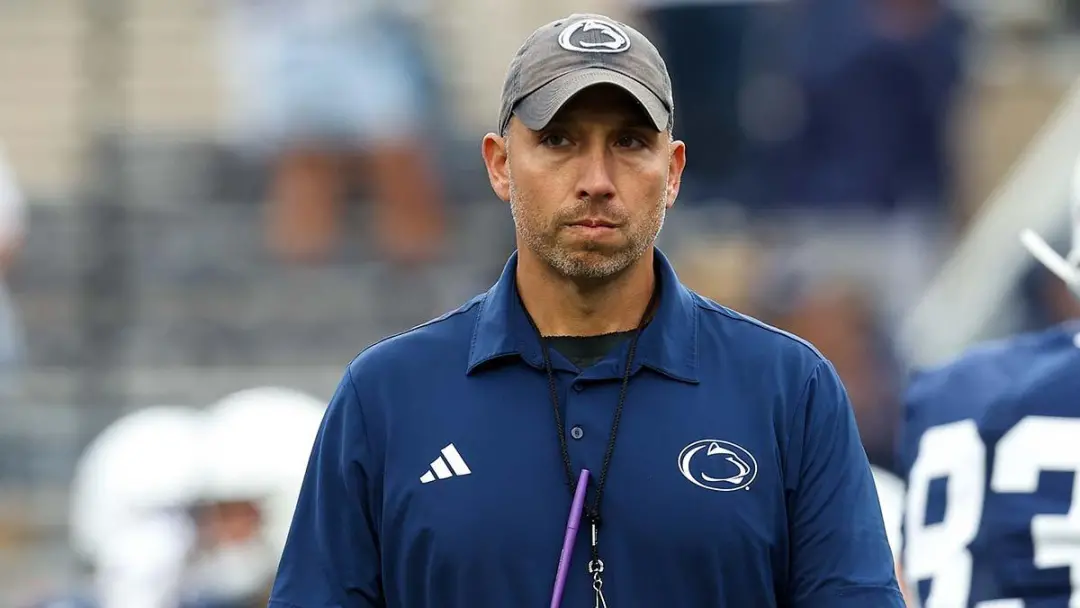 Penn State perdeu por 34 a 13 pro Northwestern, o que gerou muita pressão sobre o Matt Campbell. A expectativa de melho…