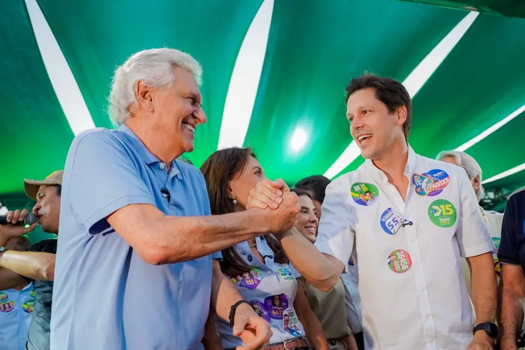 Caiado focando em Goiás na reta final, deixando o voo presidencial de lado. Concentrar na base estadual faz sentido pra…