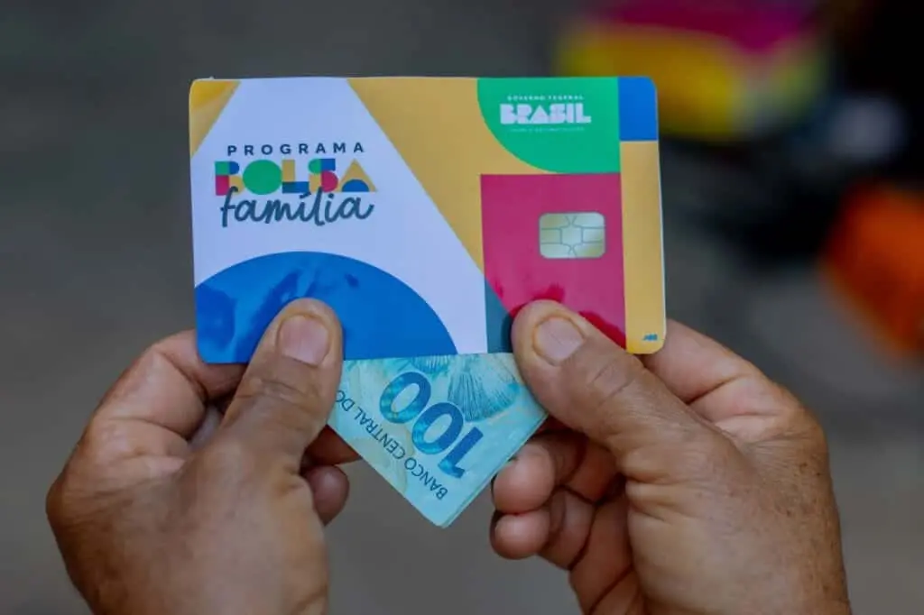 Reajuste de 15% no Bolsa Família, subindo de R$ 600 para R$ 691 por família, aconteceu perto da eleição. Muitos dizem q…