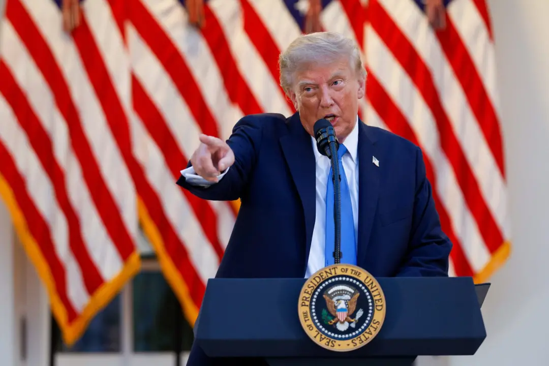 Donald Trump ofereceu um perdão total para Dennis Rodman e Enes Kanter jogarem em esportes femininos, como a WNBA, dura…