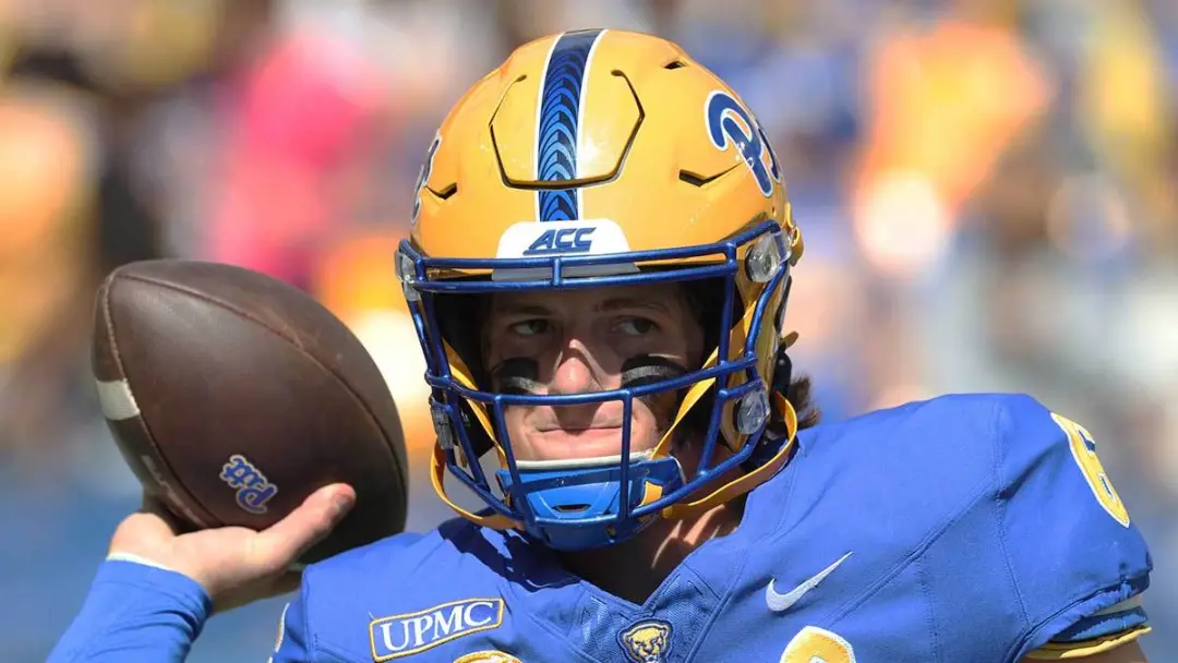 Mason Heintschel saiu do jogo contra Virginia Tech com lesão na perna. Ele fez dez de dezoeito passes para cento e trez…