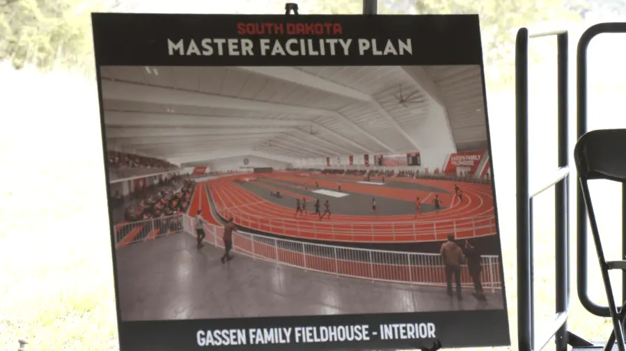 Gassen Family Fieldhouse, um espaço de 100 mil metros quadrados, foi inaugurado em Vermillion para apoiar mais de 100 a…