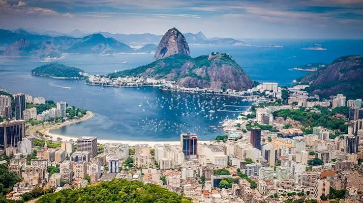 Queda de 0,6% na produção industrial fluminense em agosto comparada a julho, segundo balanço da Firjan. Esse enfraqueci…