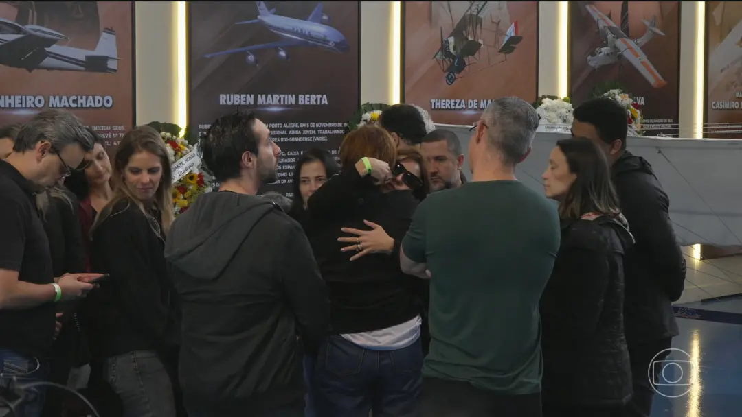 Despedida de Lito Sousa em São Paulo, onde amigos e parentes fizeram a última homenagem ao mecânico de aviões. É triste…