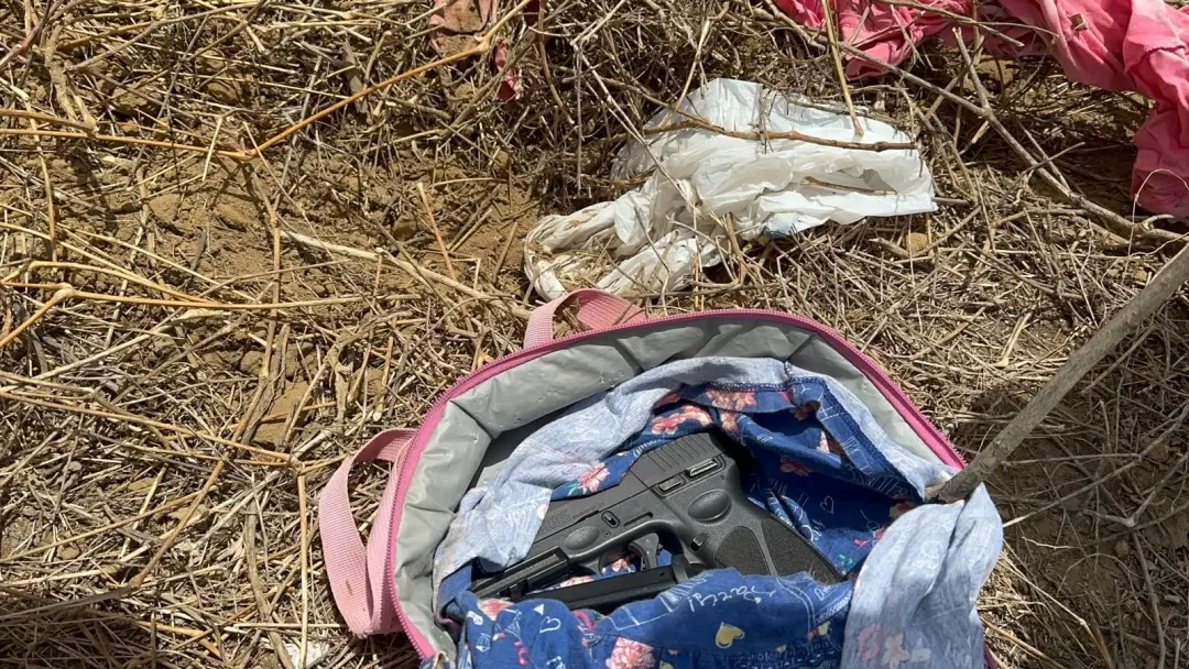 Mulher de 19 anos foi presa em Poções, Bahia, suspeita de matar um guarda municipal. A suspeita disse ter matado o guar…