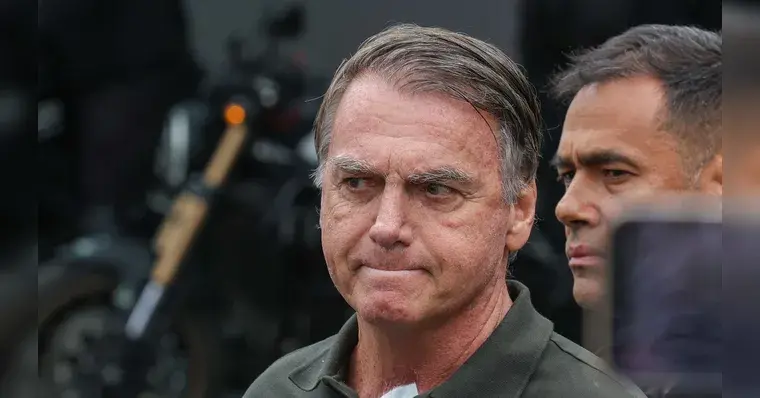 Brasília, DF: A substituição da tornozeleira eletrônica de Jair Bolsonaro foi feita na última terça, 29 de outubro. A t…