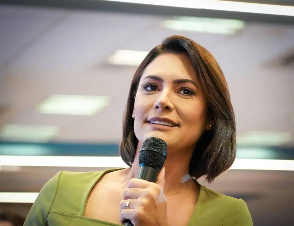 Michelle Bolsonaro disse que Bolsonaro enfrenta dias mais difíceis porque teve quadro de ansiedade, segundo Damares Alv…