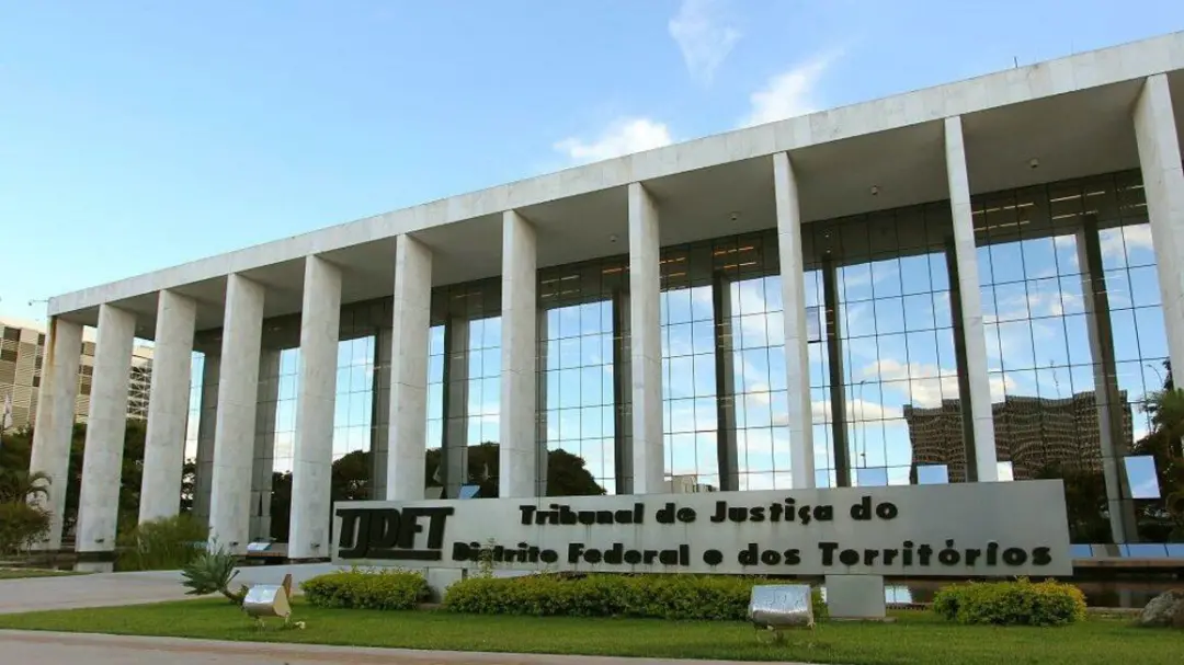 TJDFT manteve a condenação de doméstica por furto qualificado, por conta do abuso de confiança, envolvendo celular e jo…
