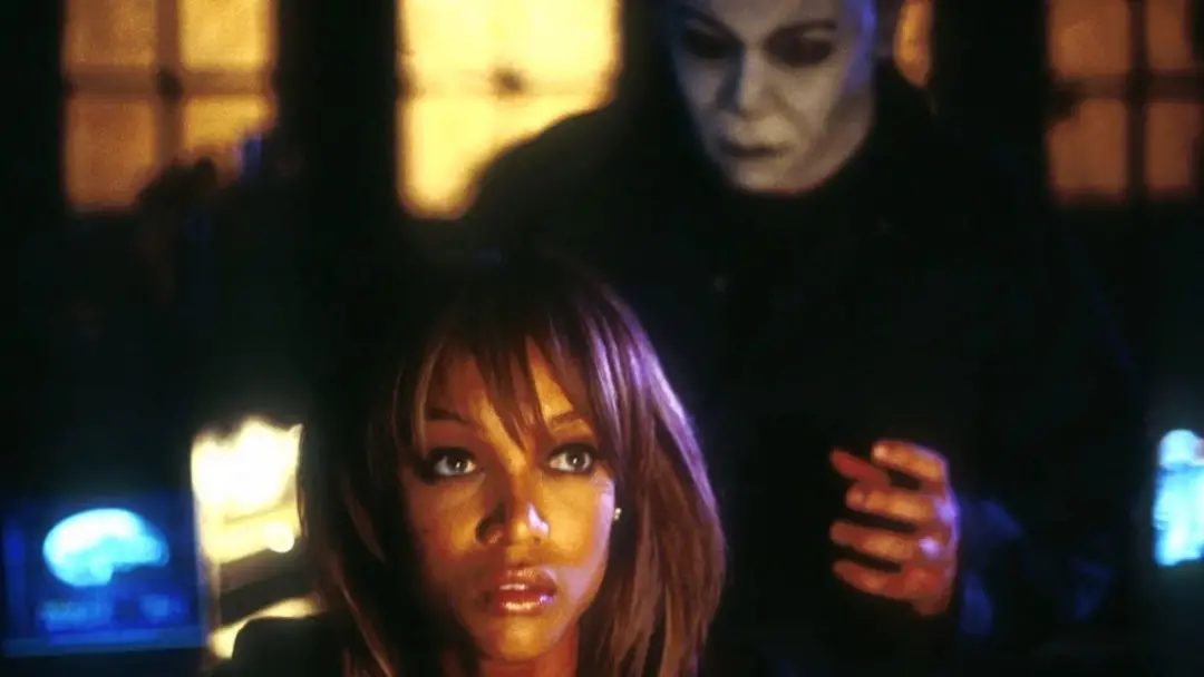 Tyra Banks não gostou do filme Halloween Resurrection em 2002. Ela sentiu que a promessa de uma cena de morte marcante …