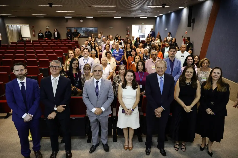 TJDFT recebeu pais e avós de servidores em edição especial do Programa Conhecendo a Justiça do DF. A iniciativa permiti…