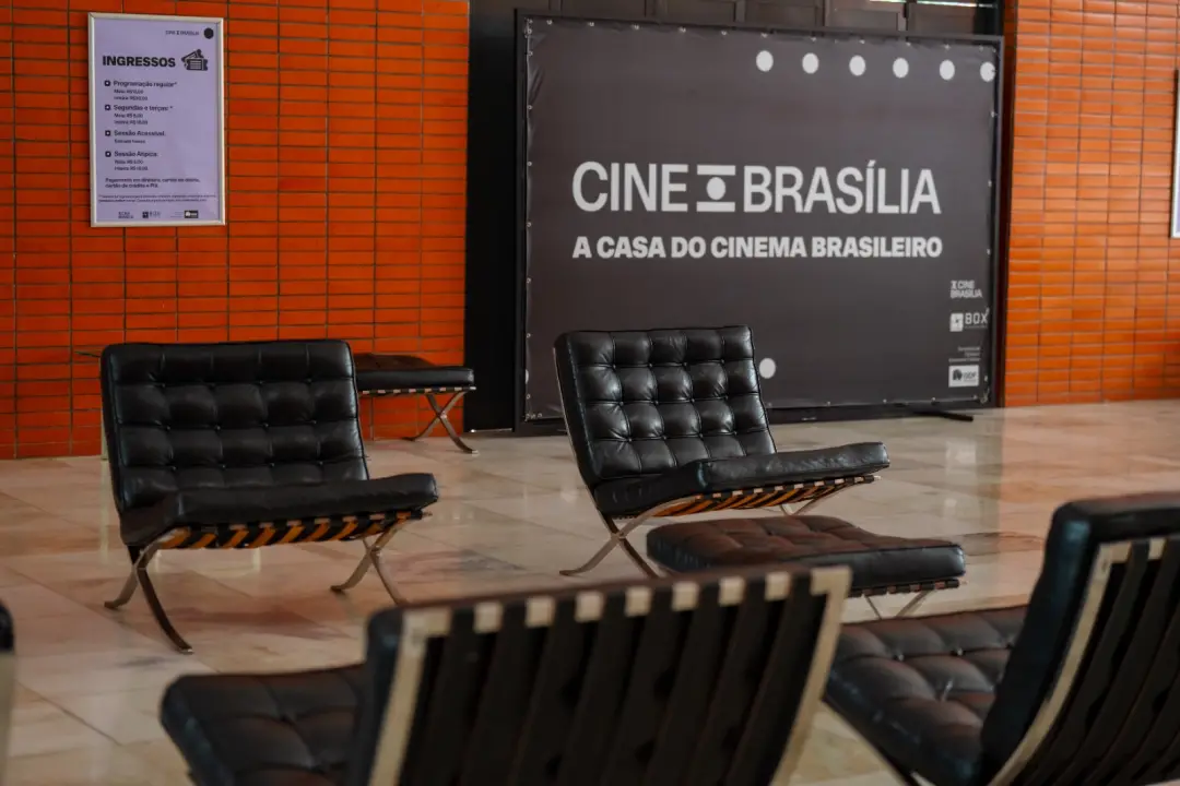 Teatro Nacional Cláudio Santoro volta a ser lembrado em produção documental. O espaço ficou fechado por mais de dez ano…