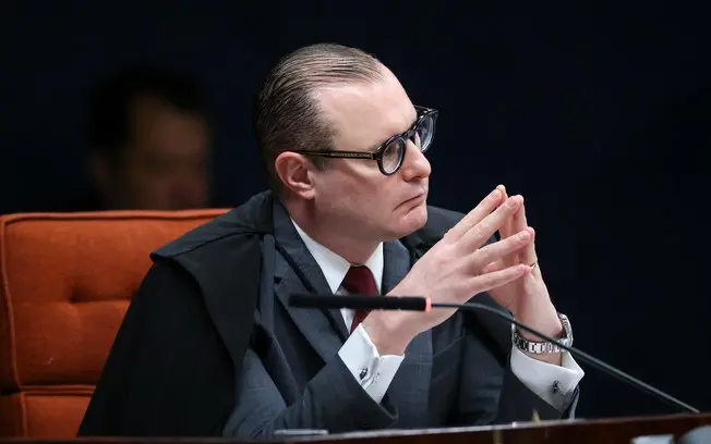STF garante acesso gratuito ao e-Título e checagem de fatos pra quem usa celular pré-pago nas eleições de 2026. Isso aj…