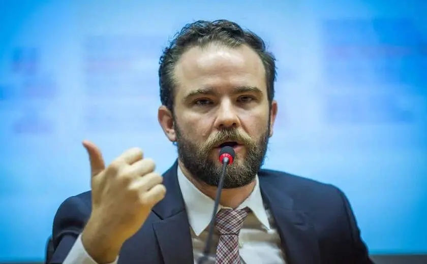 R$ 600 milhões por dia movimentavam as apostas antes, e a movimentação zerou uma semana depois da proibição. A interrup…