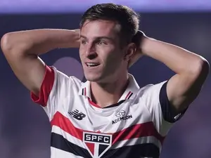 São Paulo sofre transfer ban por dívida com o Galoppo. Essa situação mostra como a gestão financeira afeta diretamente …