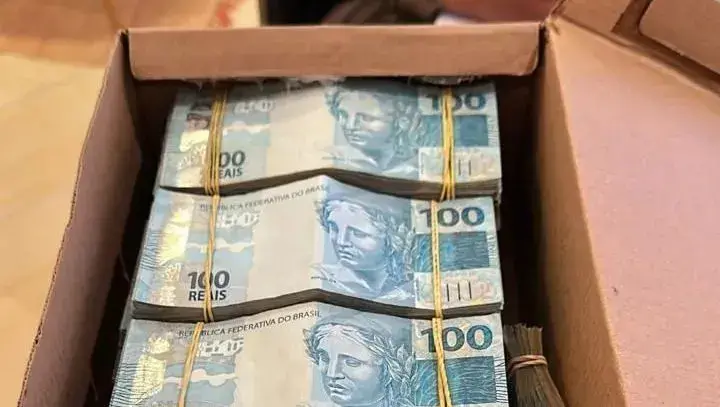 Mais de 80% dos brasileiros se declaram muito preocupados com a corrupção, dados do Instituto Não Aceito Corrupção. Ess…
