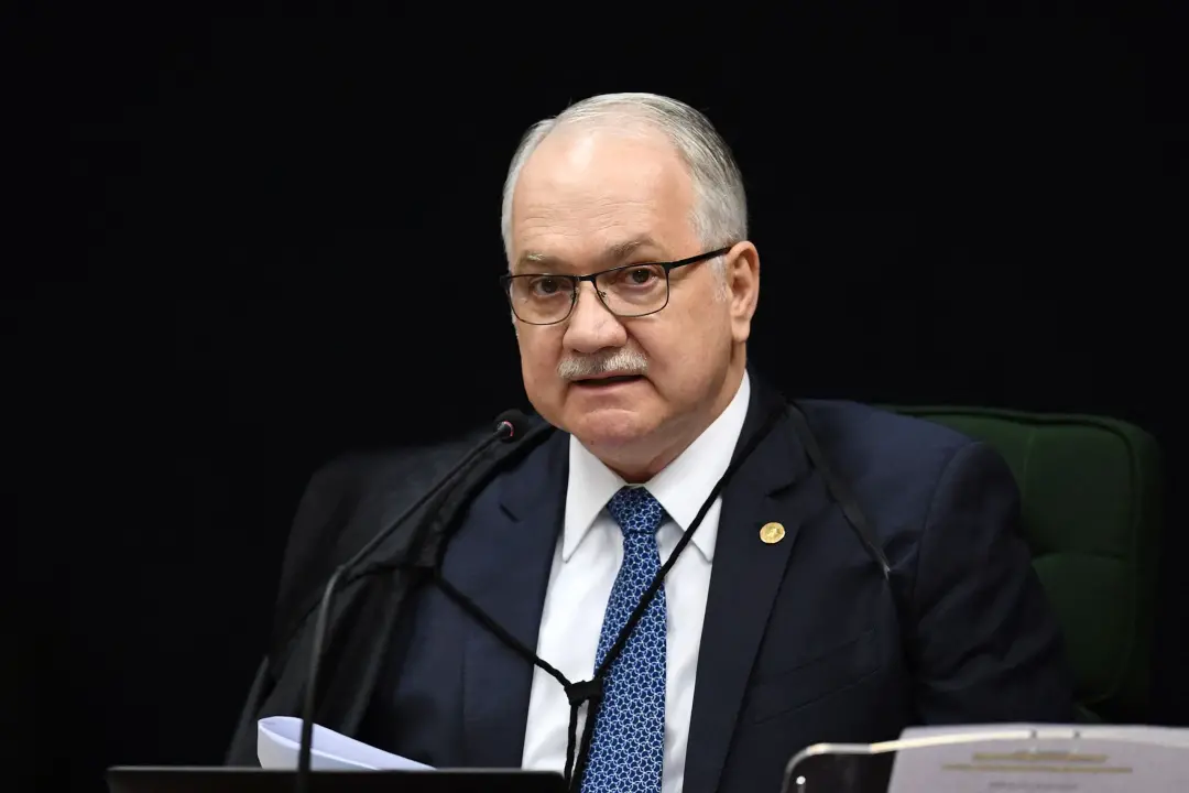Edson Fachin marcou reunião com o diretor-geral da PF para tratar de menções a ministros no caso Banco Master. A postur…