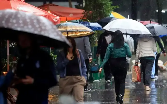 Sul do Brasil pode receber até 500 mm de chuva em outubro, devido ao El Niño em nível recorde. Essa quantidade é absurd…