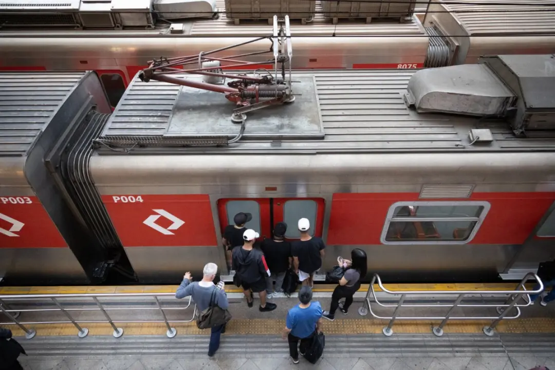 São Paulo vai ter transporte público gratuito em 4 de novembro, cobrindo ônibus municipais, metrô e CPTM. Isso ajuda a …