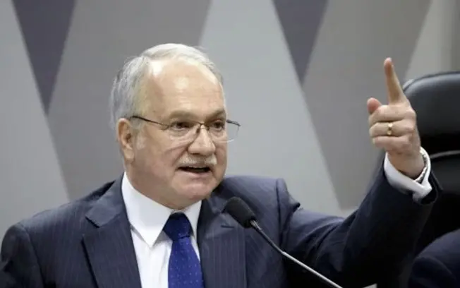Fachin enviou documento à PF cobrando apuração sobre envolvimento de integrantes do STF no caso Master. A análise tem q…
