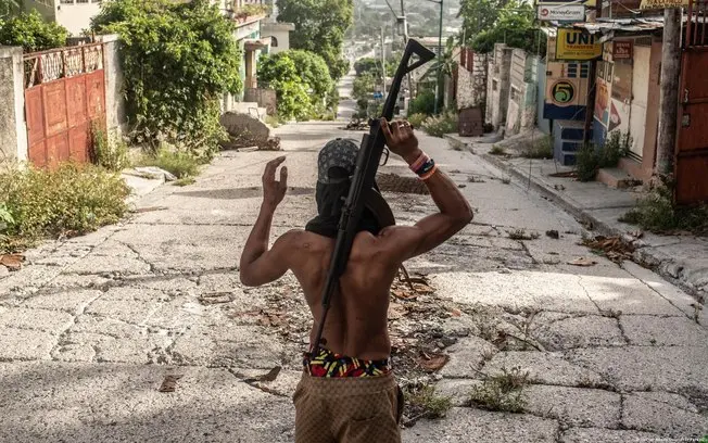 No Haiti, a violência de gangues matou 5,7 mil pessoas ou feriu em 2026. A força internacional enviada ainda é muito ab…