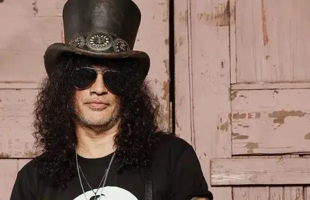 Slash com Myles Kennedy vai fazer quatro shows no Brasil em abril de 2027, começando em Florianópolis no dia 10. A vind…