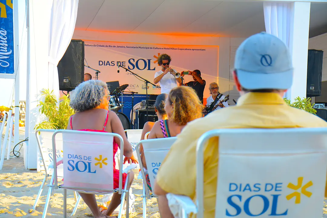Copacabana tem festival gratuito na Praça do Lido até o dia 11, com ioga e música todos os dias. É bom ver espaços públ…