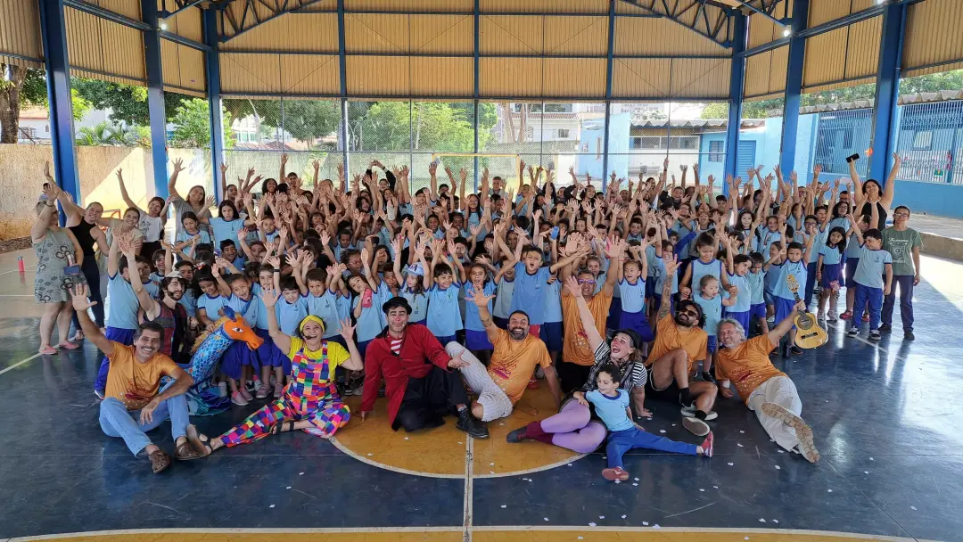 3.200 alunos do Guará I e II participaram da Caravana da Criança, que celebrou 10 anos levando arte para escolas públic…