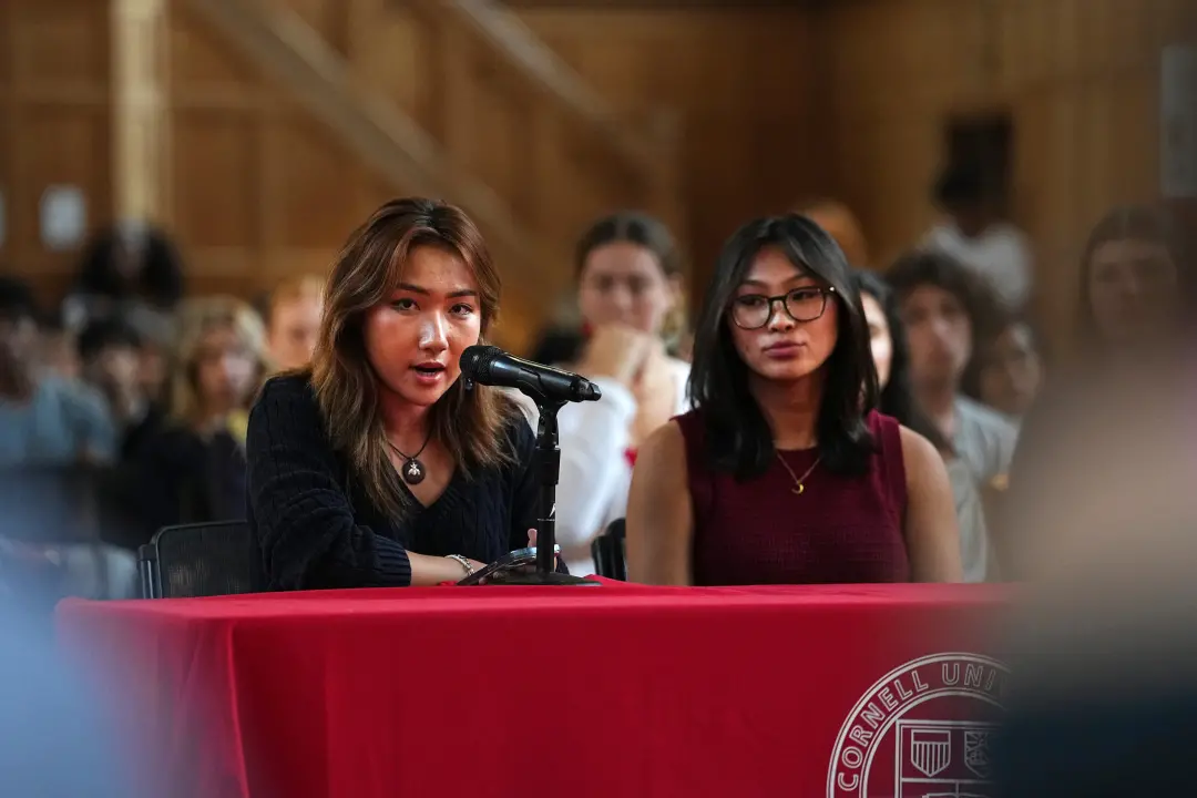 Cornell, NY, palco de violência em festa: uma aluna foi violada por sete colegas. A insegurança que a estudante sente a…