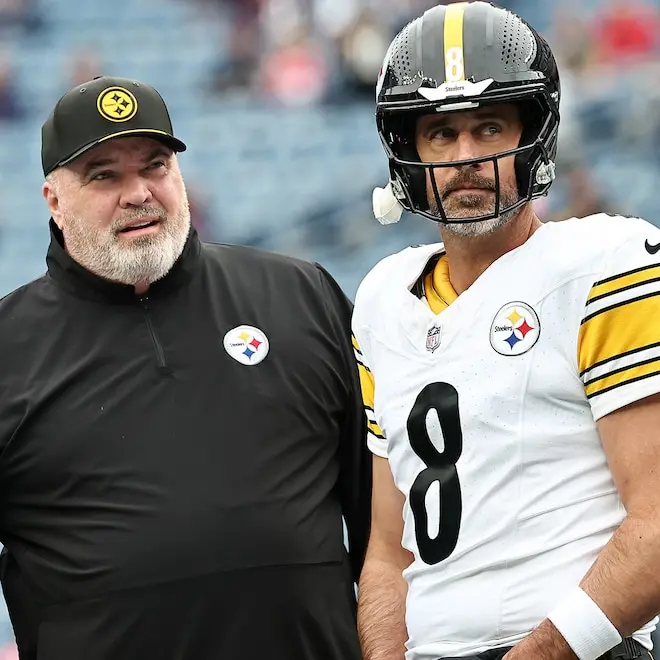 Mike McCarthy pediu desculpas pelo desentendimento acalorado com Aaron Rodgers no dia 1 de outubro. Essa troca tensa mo…