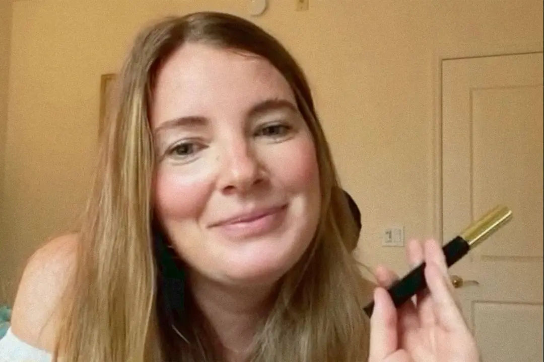 Brooke Eby, ativista pela ALS, faleceu aos 37 anos. É muito triste perder uma voz tão forte na causa, pois o cuidado co…